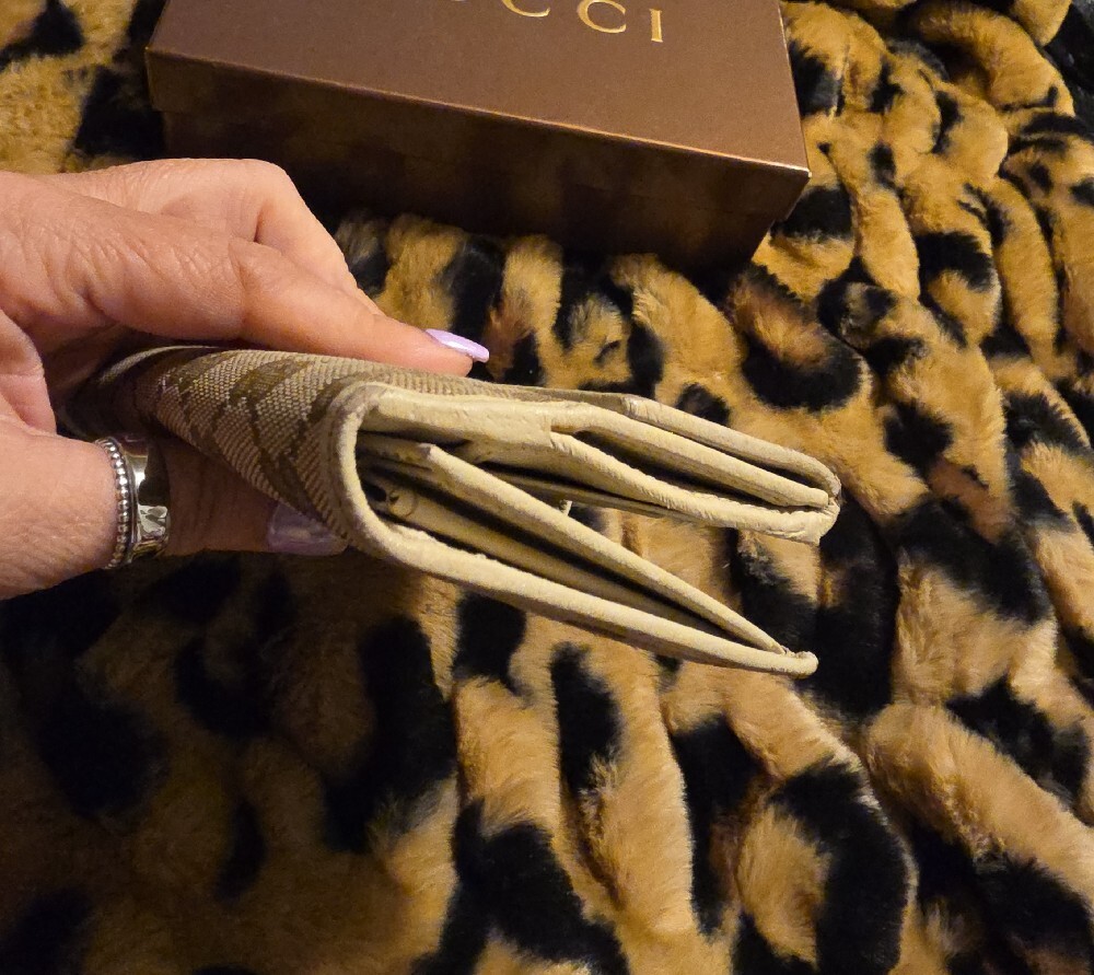 Gucci Beige GG Monogram Continental Wallet with Gold Accent - Picture 12 of 14